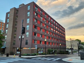 500 E College Ave, Unit 502 in State College, PA - Foto de edificio - Building Photo