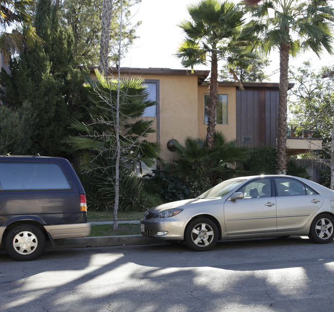 6510 Shirley Ave in Reseda, CA - Building Photo - Building Photo