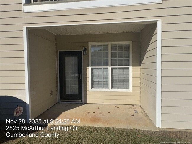 2525 McArthur Landing Cir in Fayetteville, NC - Foto de edificio - Building Photo