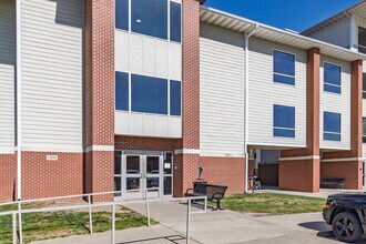 Hull Apartments in Des Moines, IA - Foto de edificio - Building Photo