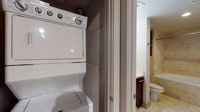 1818 Platinum Triangle in Anaheim, CA - Foto de edificio - Building Photo