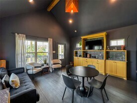 1208 32nd St in Galveston, TX - Building Photo