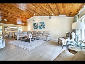 451 N Lyra Cir in Juno Beach, FL - Building Photo - Building Photo