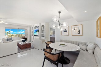 2600 Gulf Shore Blvd N in Naples, FL - Building Photo - Building Photo