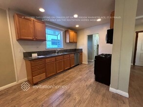 7327 Newcastle Ave in Los Angeles, CA - Building Photo - Building Photo