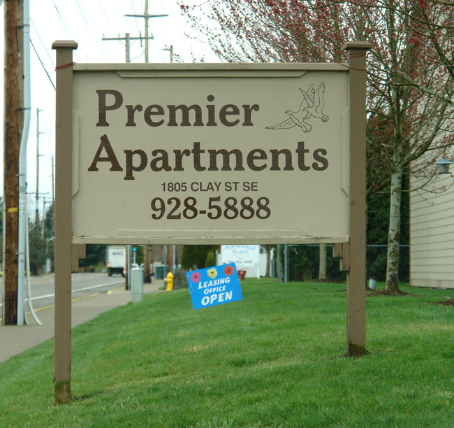 Premier Apartments in Albany, OR - Building Photo - Building Photo