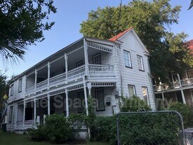 1 Vanderhorst St in Charleston, SC - Building Photo
