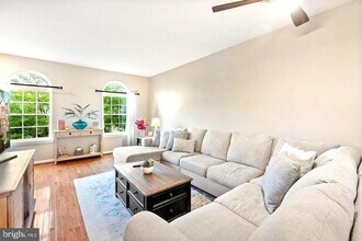 13964 Cannondale Way in Gainesville, VA - Building Photo - Building Photo