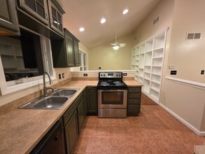 180 Lakewood Dr in Pequea, PA - Foto de edificio - Building Photo