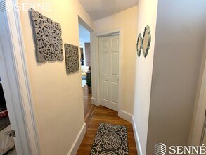 78 Ten Hills Rd, Unit 1 in Somerville, MA - Building Photo - Building Photo