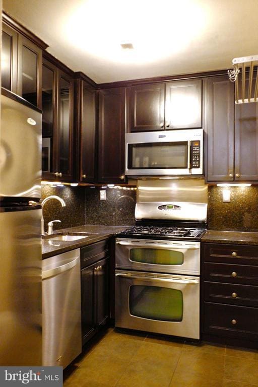 801 N Pitt St in Alexandria, VA - Building Photo - Building Photo