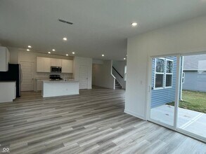 6852 Orchard Run Cir in Whitestown, IN - Building Photo - Building Photo