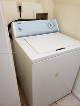 949 Riverside Dr in Coral Springs, FL - Building Photo - Building Photo