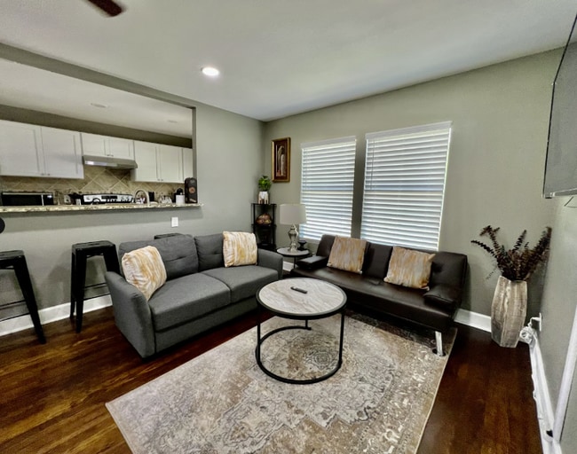 2531 W Mulberry Ave in San Antonio, TX - Building Photo - Building Photo