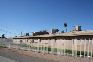 2101 W Heatherbrae Dr in Phoenix, AZ - Foto de edificio - Building Photo