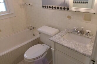 1956 Guilford Rd, Unit 1956 in Upper Arlington, OH - Building Photo - Building Photo