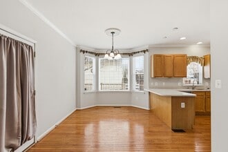 1301 Waterview Way in Essex, MD - Foto de edificio - Building Photo