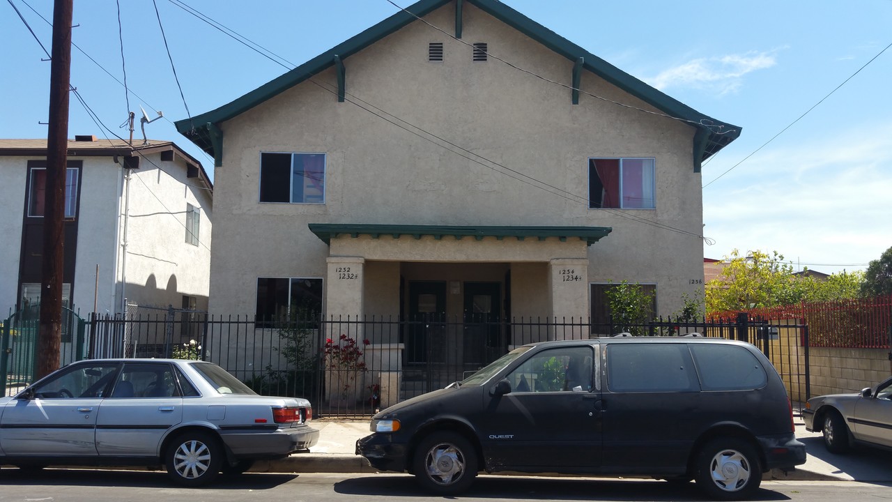 1232 S Kenmore Ave in Los Angeles, CA - Building Photo