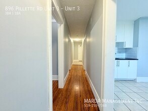896 Pillette Rd in Windsor, ON - Building Photo - Building Photo