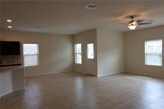 1000 Wolcott Dr in Leander, TX - Building Photo - Building Photo