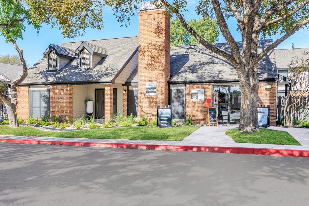 The Ellington in San Antonio, TX - Building Photo