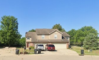 614 Vineyards Ct in Lafayette, IN - Building Photo