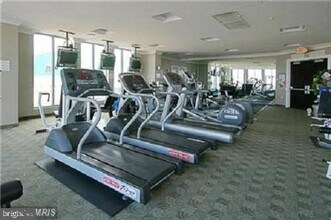 851 N Glebe Rd in Arlington, VA - Building Photo - Building Photo