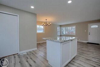 47705 Roland St in Shelby Township, MI - Building Photo - Building Photo