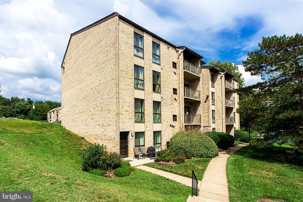 6141 Edsall Rd in Alexandria, VA - Foto de edificio