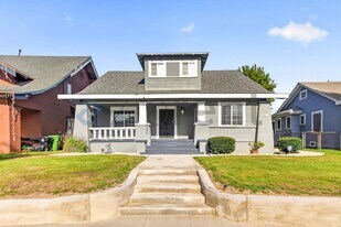 4062 S Budlong Ave in Los Angeles, CA - Building Photo