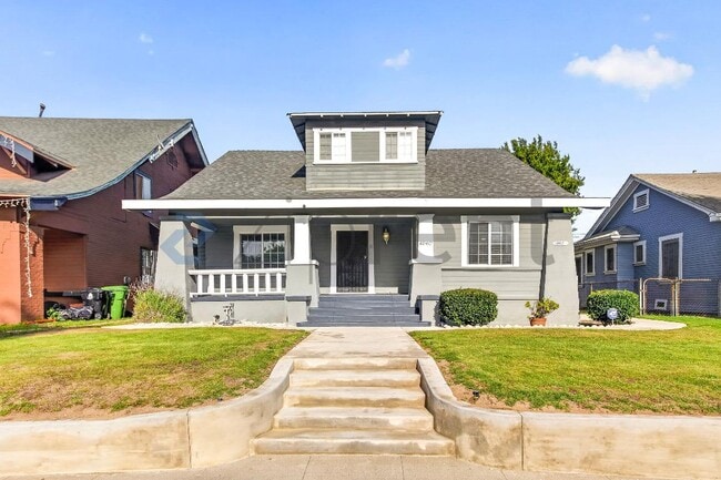 property at 4062 S Budlong Ave