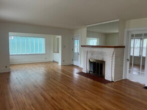 240 W Locust St in Dekalb, IL - Building Photo - Building Photo