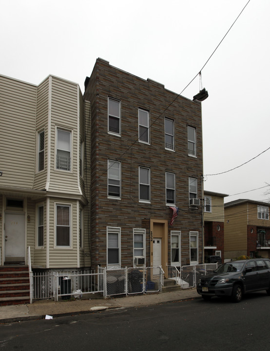 232 Webster Ave in Jersey City, NJ - Building Photo