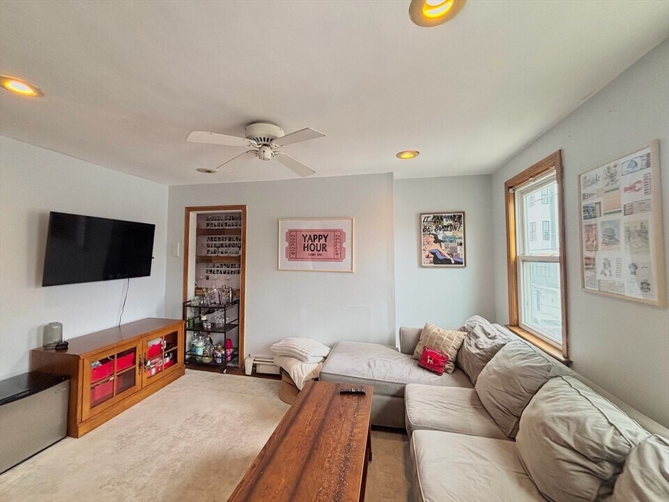 93 Baxter St in Boston, MA - Building Photo