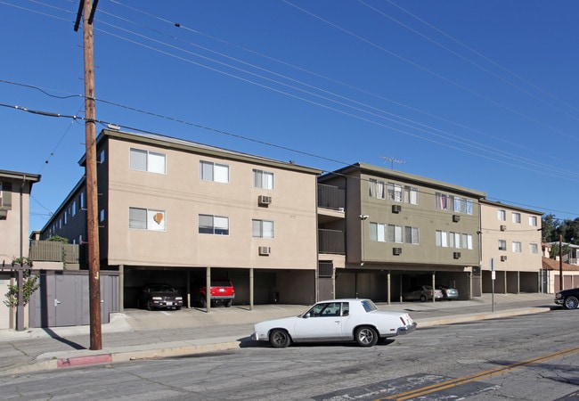 Jessie Street Apartments in San Fernando, CA - Foto de edificio - Building Photo