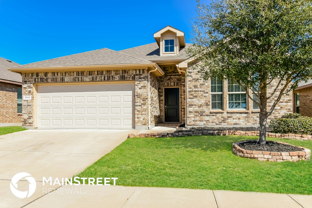 2520 Lavender Ln in Glenn Heights, TX - Building Photo