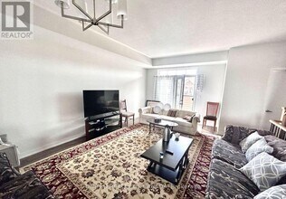 167 Harding Park St in Newmarket, ON - Building Photo - Building Photo