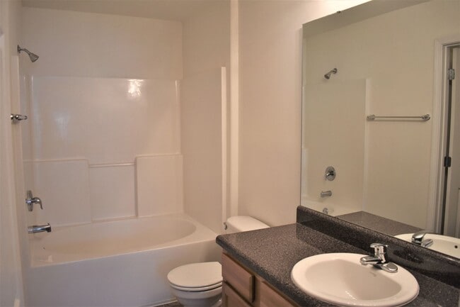 1 Bearing Cir in Savannah, GA - Building Photo - Building Photo