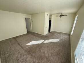 5503 Lodema Way-Unit -5503 Lodema Way-5503-06 in Louisville, KY - Building Photo - Building Photo