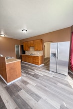 829 Emerson Ave in Hoquiam, WA - Building Photo - Building Photo