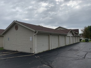 1215 Bear Pass, Unit 1 in Mukwonago, WI - Building Photo - Building Photo