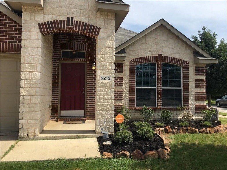 5213 Spyglass Ln in Denton, TX - Building Photo