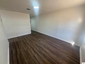 207 Oaklawn Dr in Jonesboro, LA - Foto de edificio - Building Photo