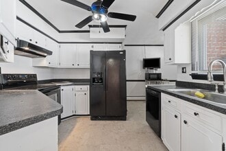 701 Ingleside Rd in Norfolk, VA - Building Photo - Building Photo