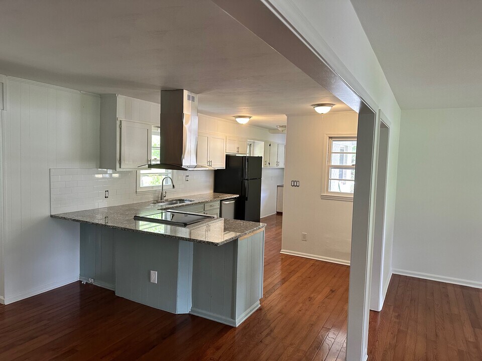 1240 Longview Dr in Gainesville, GA - Building Photo