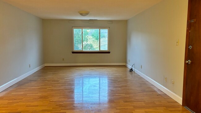 property at 586 Boston Post Rd E