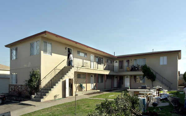 5273-5279 Wightman St in San Diego, CA - Building Photo - Building Photo