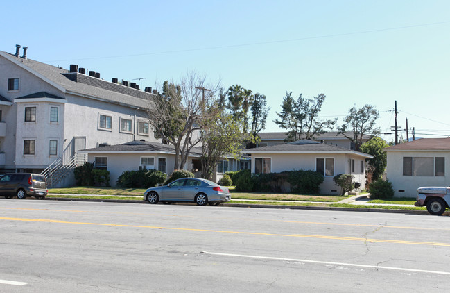 1404 W Victory Blvd in Burbank, CA - Foto de edificio - Building Photo