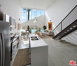 803 Wilcox Ave, Unit C in Los Angeles, CA - Building Photo - Building Photo