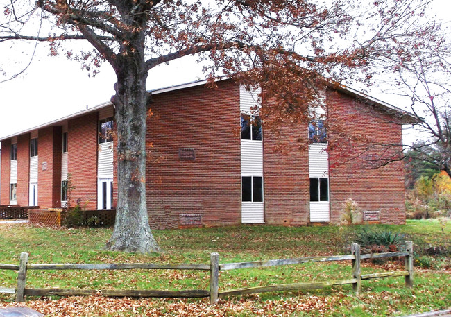 Fairway Apartments in Morristown, TN - Building Photo - Building Photo